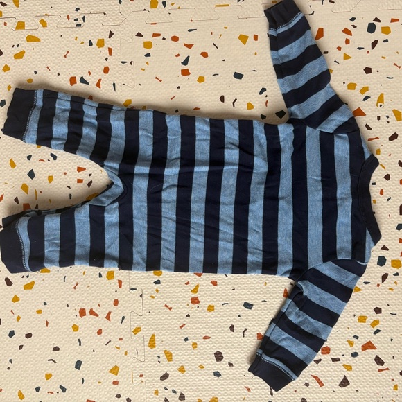 Carter’s Onsie - Picture 3 of 3